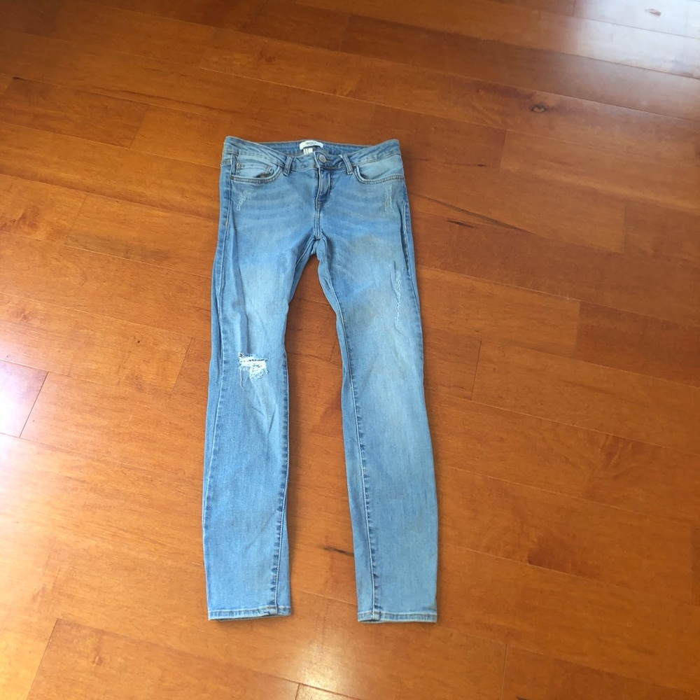 Forever21 jeans size U.S. 28 or 6